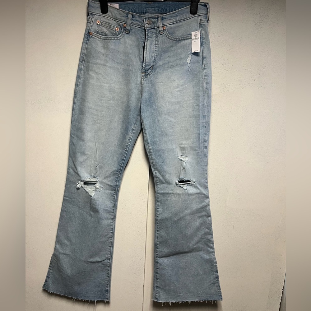 Gap NWT 70’s flare high rise jeans 29/8R